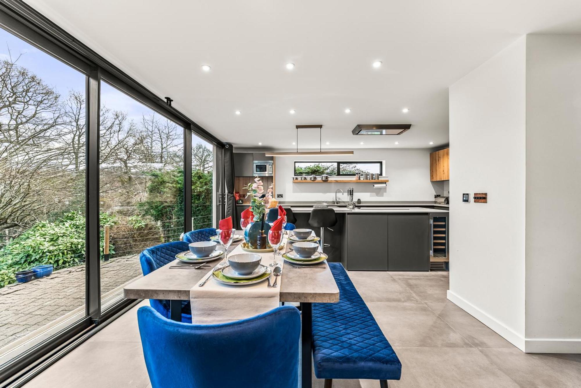 Elegant Retreat In Cheltenham - Garden & Parking Included Exterior foto