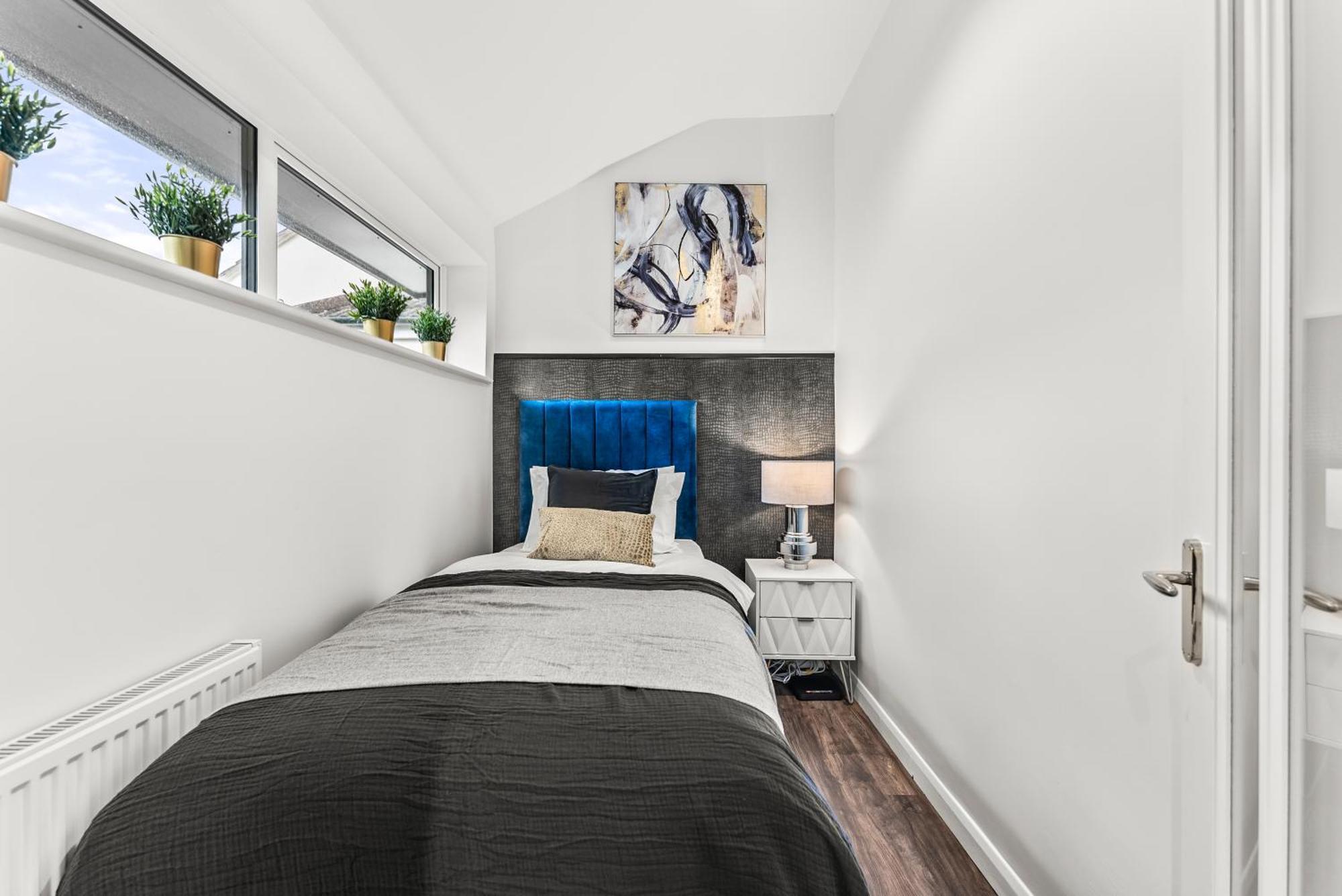 Elegant Retreat In Cheltenham - Garden & Parking Included Exterior foto